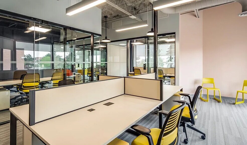 More Photos Of 2115 S Service Rd W, Oakville Warehouse For Sale