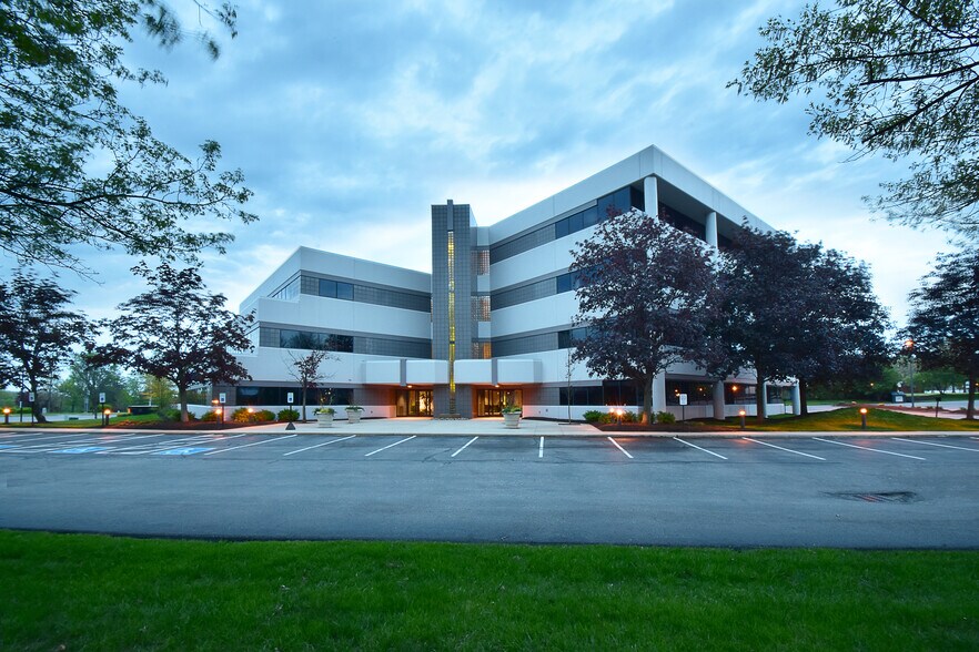 More Photos Of 3560 W Market St, Akron Office For Lease