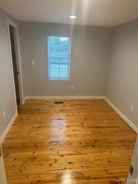 More Photos Of 19283 US Highway 41 W, Champion Light Manufacturing For Sale