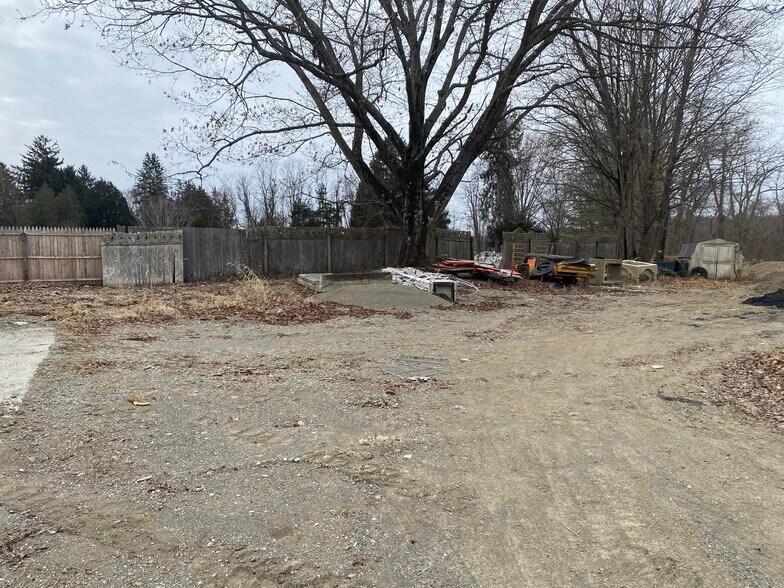 More Photos Of 137 Overlook Rd, Poughkeepsie Warehouse For Lease
