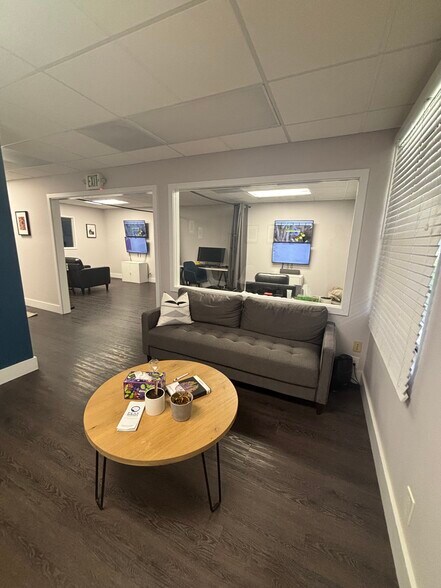 More Photos Of 2900 Bristol St, Costa Mesa Office For Sale