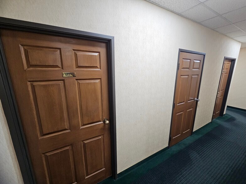 More Photos Of 2910 W Broadway, Los Angeles Office Residential For Lease