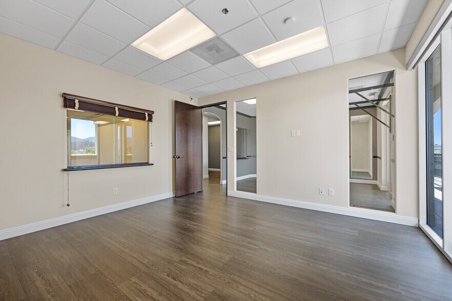 More Photos Of 950 Boardwalk, San Marcos Office For Sale