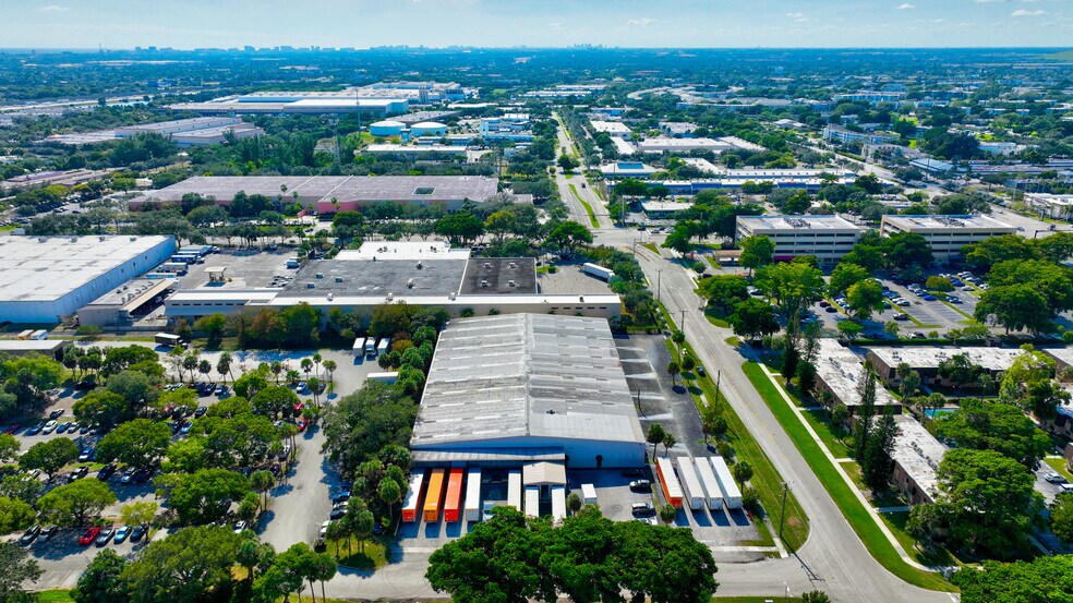 More Photos Of 198 Lock Rd, Deerfield Beach Warehouse For Lease