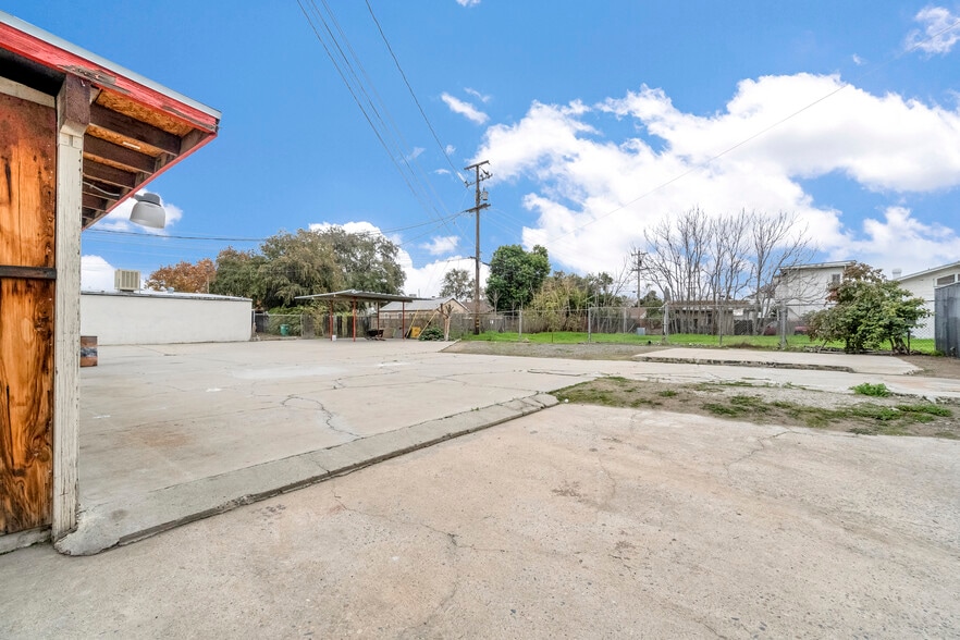 More Photos Of 3626 E Cesar Chavez Blvd, Fresno General Retail For Sale