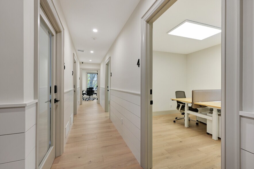 More Photos Of 55 Newtown Ln, East Hampton Storefront Retail Residential For Sale