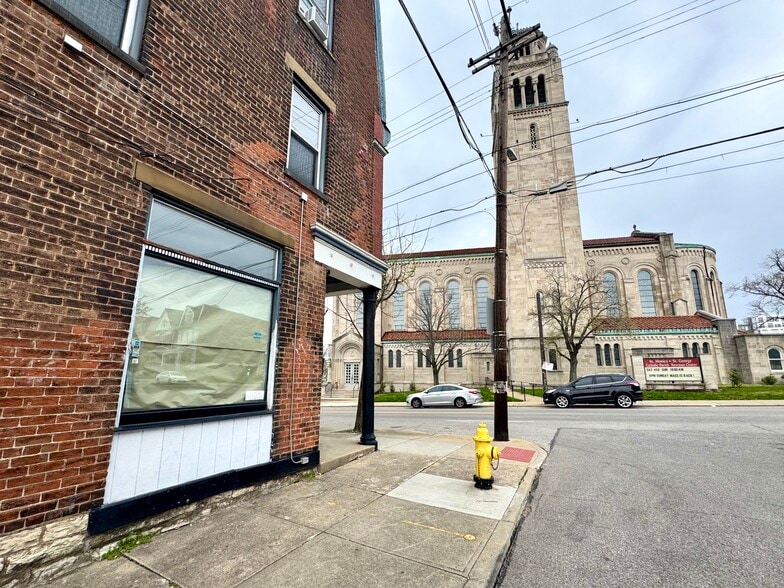 More Photos Of 335 W McMillan St, Cincinnati Apartments For Lease