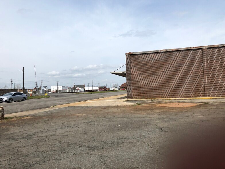 More Photos Of 1809 Carolina Ave, Bessemer Freestanding For Sale