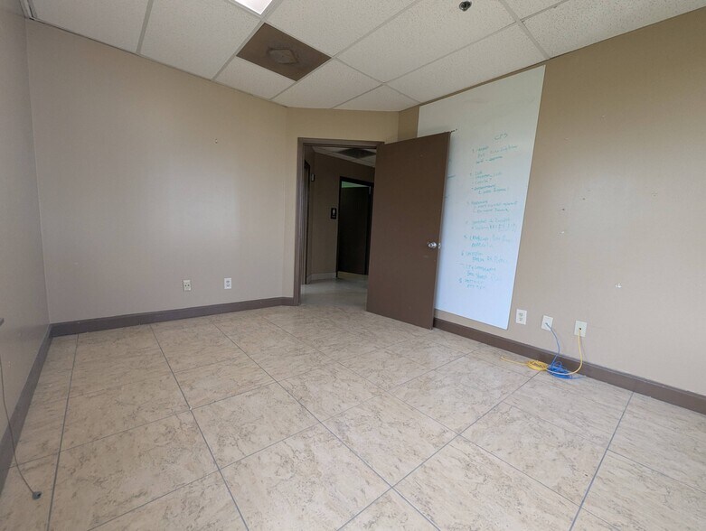More Photos Of 701 NW Federal Hwy, Stuart Medical For Lease