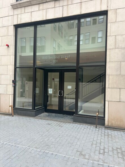 More Photos Of 1849 Green Bay Rd, Highland Park Office For Lease