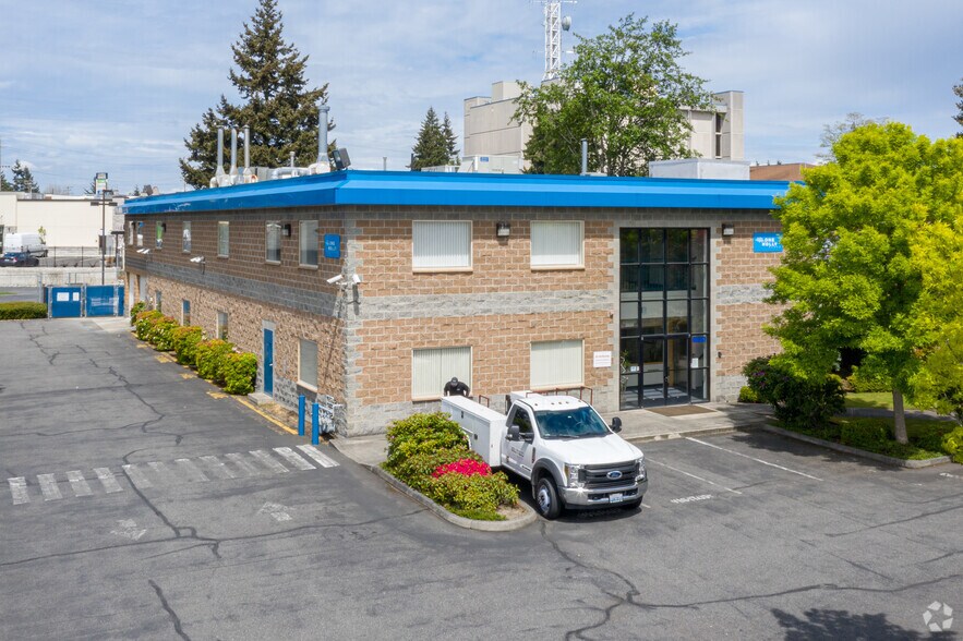Primary Photo Of 8620 Holly Dr, Everett Office For Lease