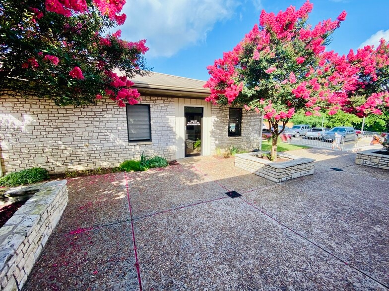 More Photos Of 189 E Austin St, New Braunfels Medical For Lease