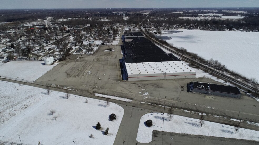 More Photos Of 9511 W Depot St, Yorktown Warehouse For Lease