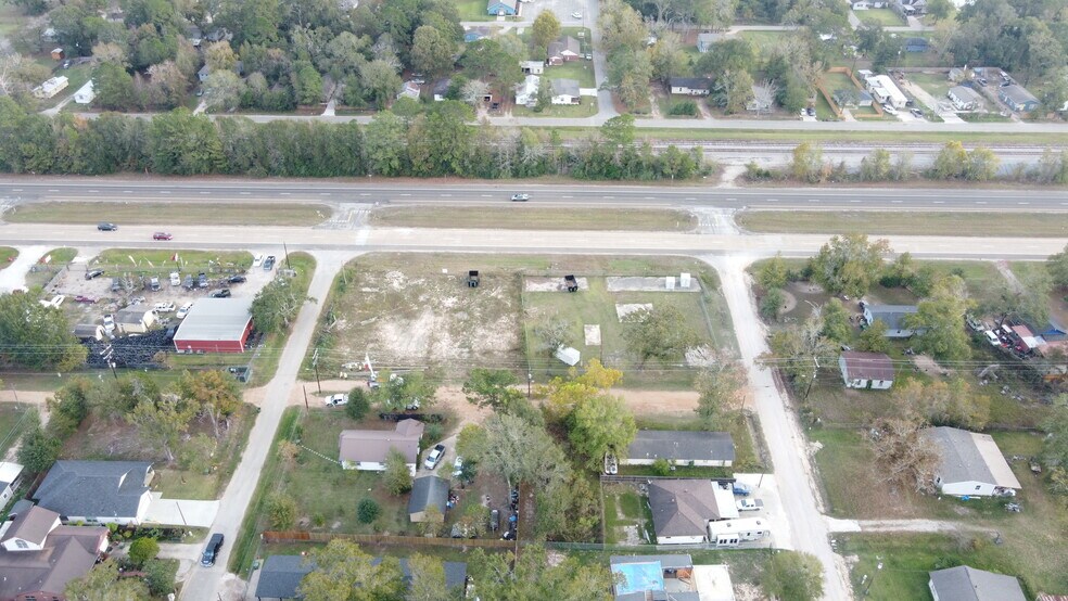 More Photos Of 105 Orange St, Cleveland Freestanding For Sale