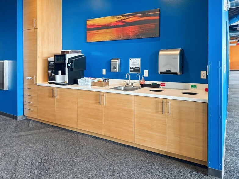 More Photos Of 7800 Discovery Dr, Middleton Coworking Space