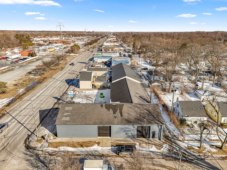 More Photos Of 26289 W Eight Mile Rd, Redford Township Manufacturing For Lease