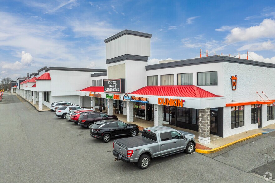 Primary Photo Of 135-187 Sunrise Hwy, West Islip General Retail For Lease