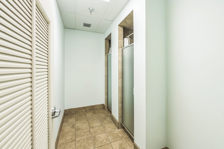 More Photos Of 2080 Brentwood St, High Point Office For Lease