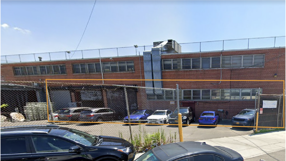 More Photos Of 2585 W 13th St, Brooklyn Showroom For Lease