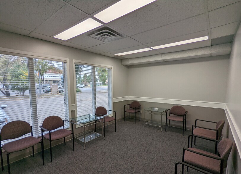 More Photos Of 4004 Dewdney Av, Regina Medical For Sale