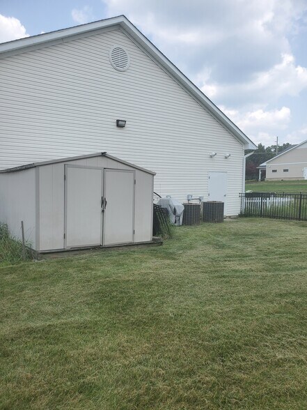 More Photos Of 5202 E Highland Rd, Howell Religious Facility For Lease