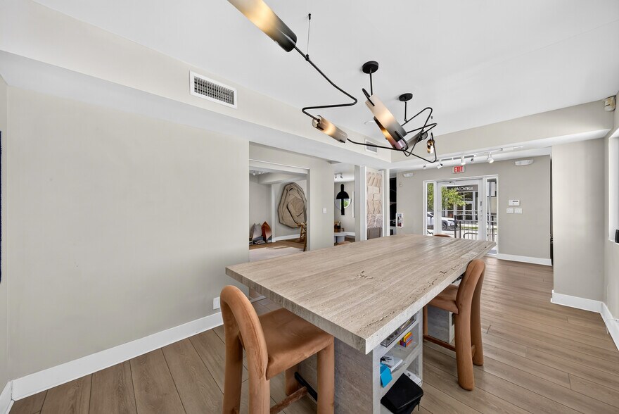 More Photos Of 286 NE 39th St, Miami General Retail For Lease