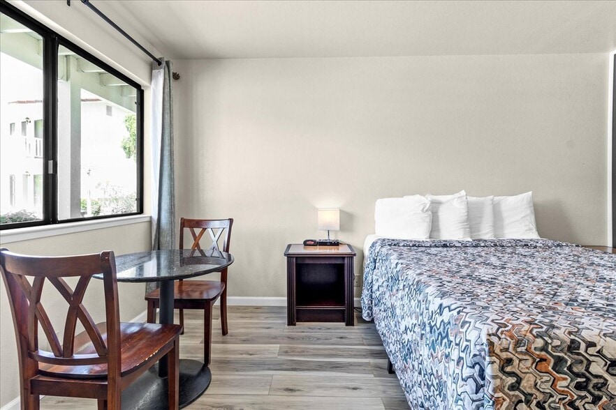 More Photos Of 1013 Front St, Soledad Hotel For Sale