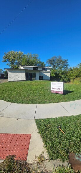 Primary Photo Of 2400 E Dorothy Ln, Dayton Loft Creative Space For Sale