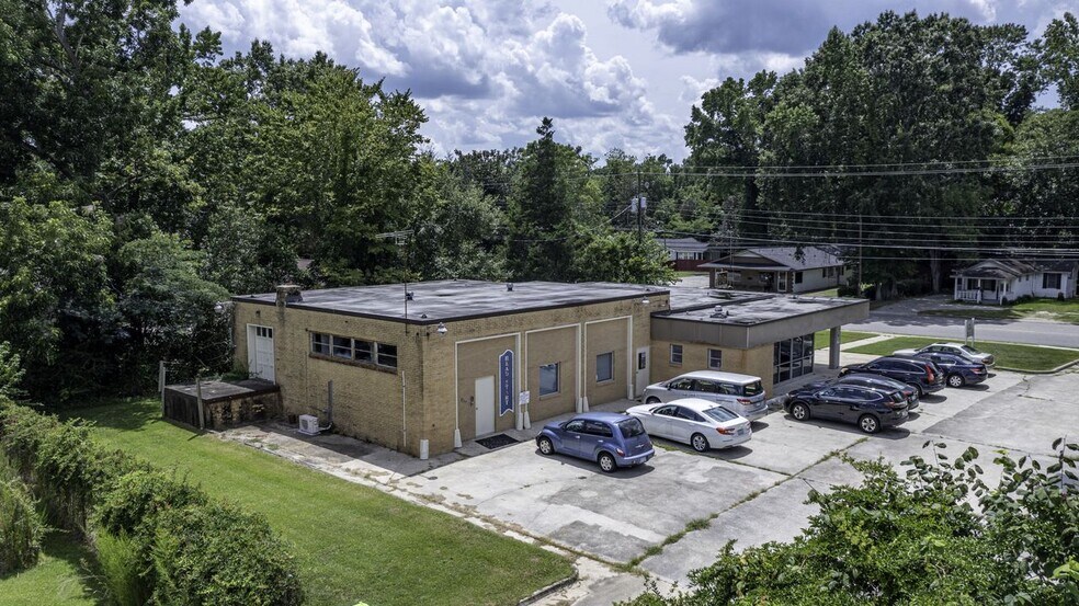 Primary Photo Of 425 S Lee St, Whiteville Office For Sale