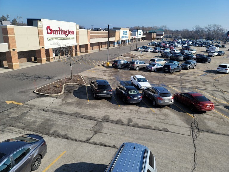 More Photos Of 5910-5960 75th St, Kenosha Unknown For Lease