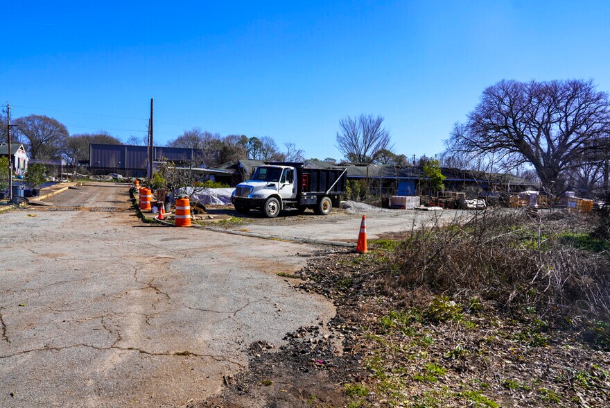 More Photos Of 2200 Reynolds Dr SW, Atlanta Land For Sale