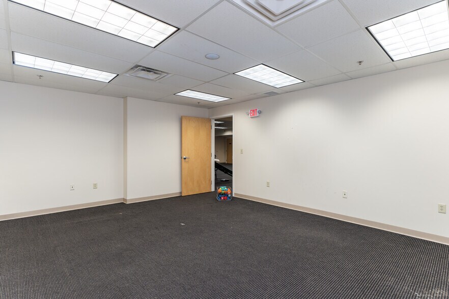 More Photos Of 1150 Hall of Fame Ave, Springfield Health Club For Lease