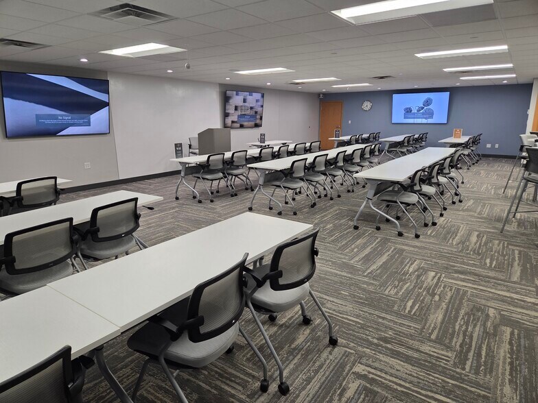 More Photos Of 3001 Metro Dr, Bloomington Office For Lease