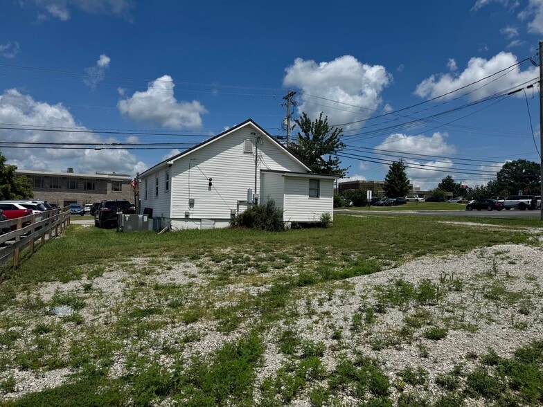 More Photos Of 220 W 3rd St, Cookeville Loft Creative Space For Sale