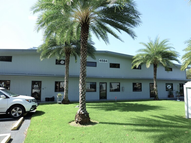 More Photos Of 4584 Enterprise Ave, Naples Manufacturing For Lease