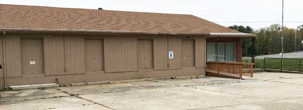 More Photos Of 6101-6105 Arlington Ave, Kansas City Showroom For Sale