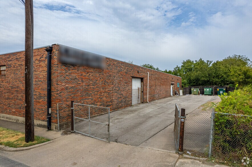 More Photos Of 1912 S Good Latimer Expy, Dallas Warehouse For Sale