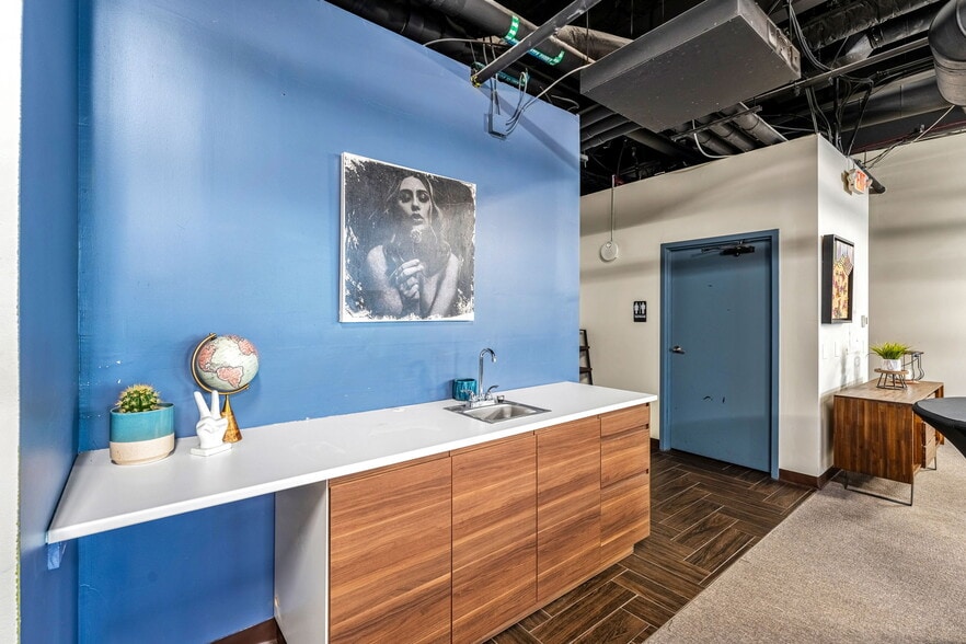 More Photos Of 101 S Eola Dr, Orlando Apartments For Sale