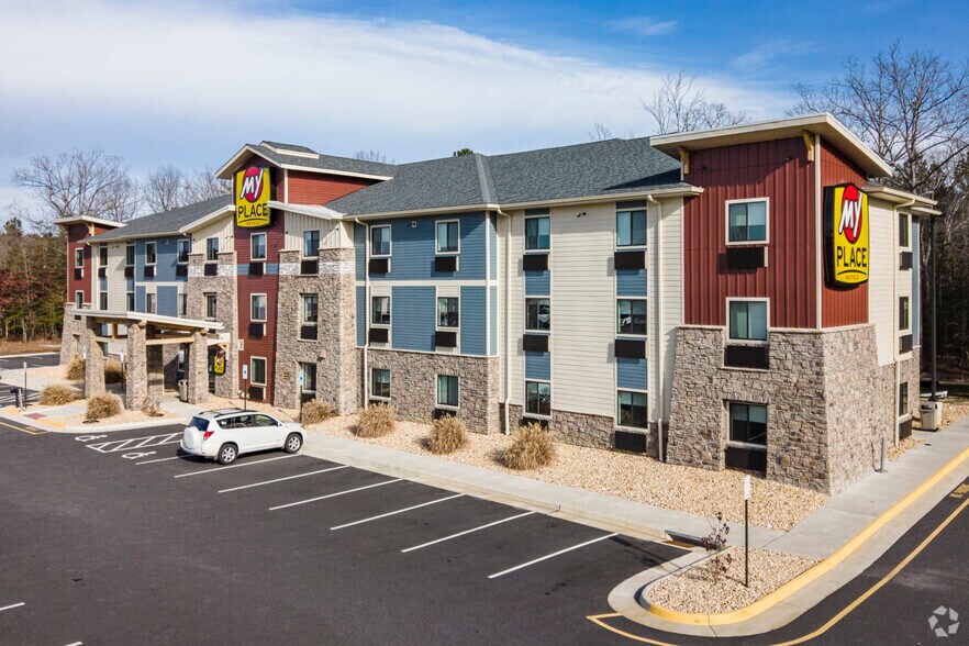 More Photos Of 4235 Market Center Dr, King George Hotel For Sale