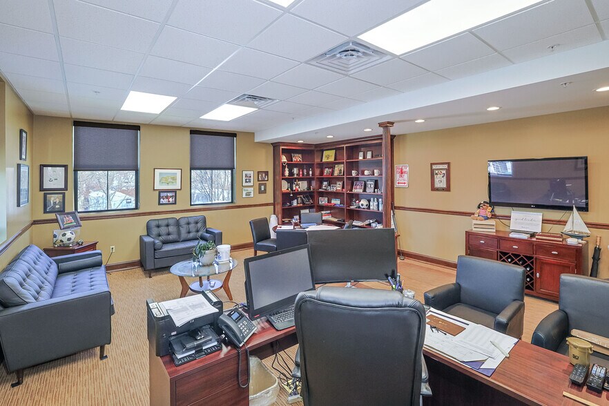 More Photos Of 36 Cottage St, Poughkeepsie Warehouse For Sale