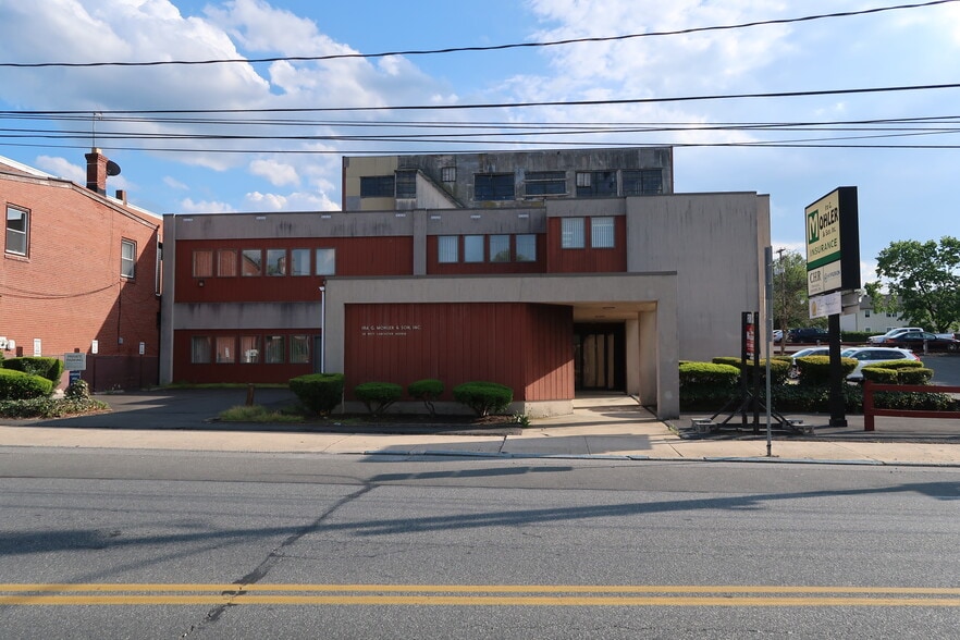 Primary Photo Of 20 W Lancaster Ave, Shillington Office For Lease