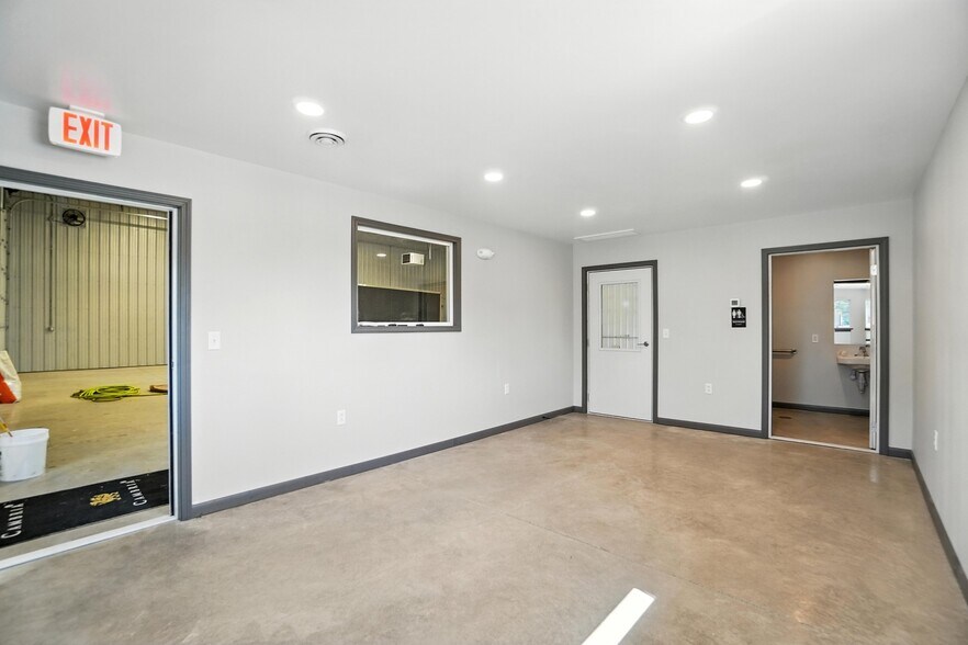 More Photos Of 126 Lotze St, Findlay Flex For Sale