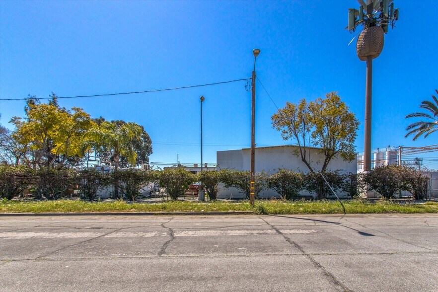 More Photos Of 358 N 6th St, Colton Warehouse For Sale