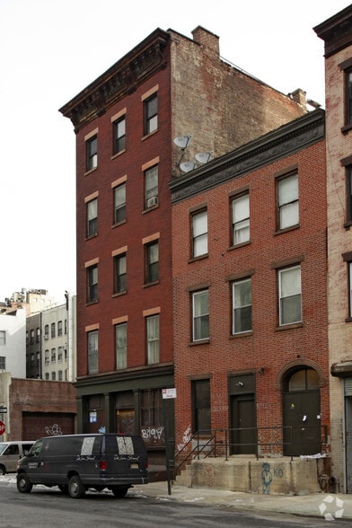 More Photos Of 27 Desbrosses St, New York Apartments For Lease