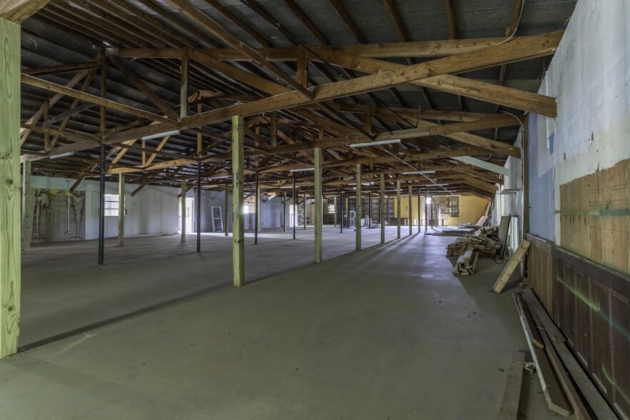More Photos Of 2341 US Highway 231, Wetumpka Warehouse For Sale