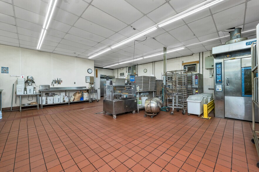 More Photos Of 22 Kendall Pond Rd, Derry Food Processing For Sale