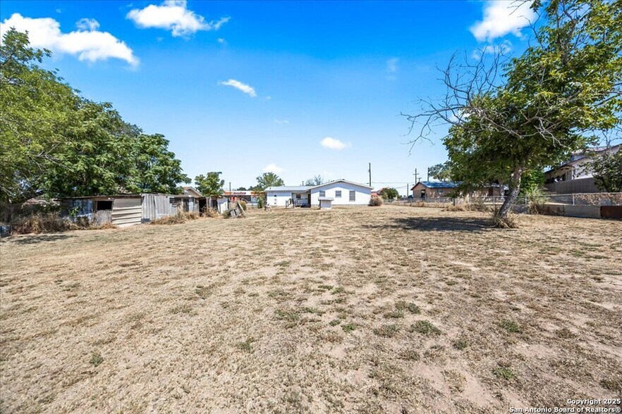 More Photos Of 19239 McDonald St, Lytle Land For Sale