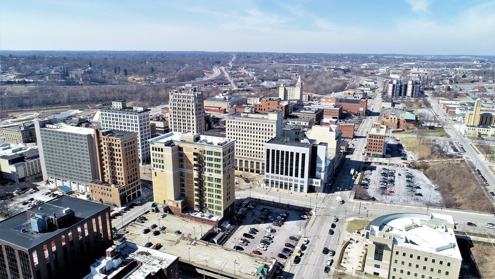 More Photos Of 44 E Federal Plz, Youngstown Hotel For Lease