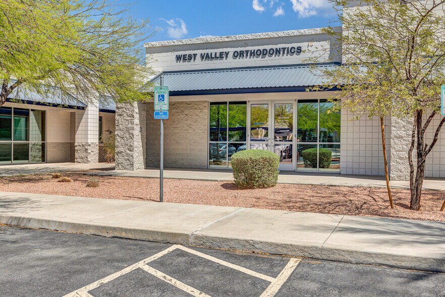 More Photos Of 15276 W Brookside Ln, Surprise Medical For Lease