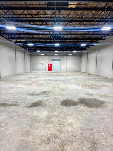More Photos Of 105 Wood St, Greenville Manufacturing For Lease